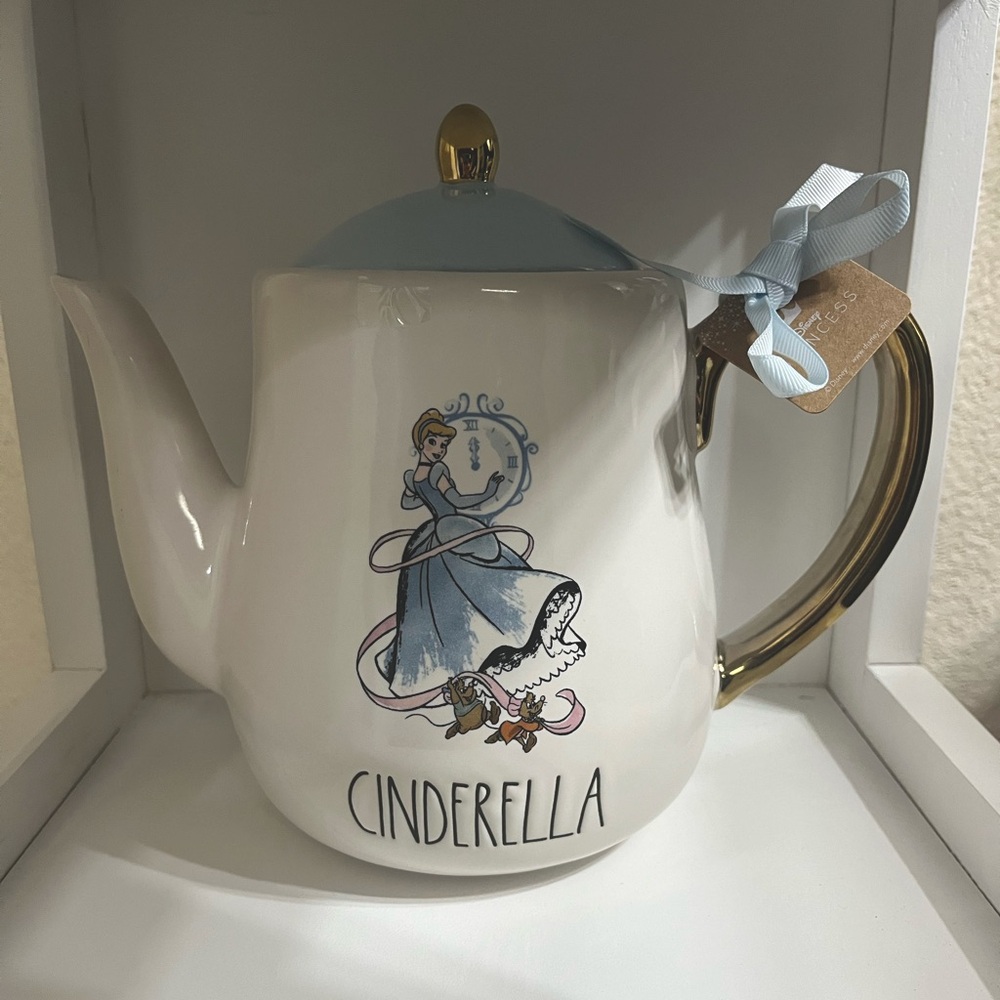 Rae Dunn Cinderella teapot